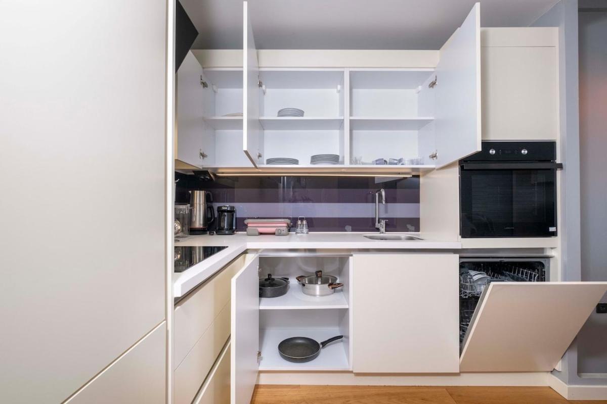 G Tower Near Metro St 07778 İstanbul
